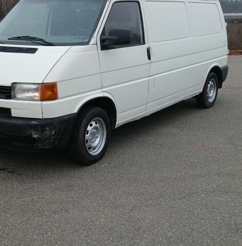 Білий Фольксваген Transporter, об'ємом двигуна 2.5 л та пробігом 550 тис. км за 3500 $, фото 1 на Automoto.ua