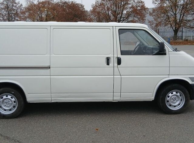 Білий Фольксваген Transporter, об'ємом двигуна 2.5 л та пробігом 550 тис. км за 3500 $, фото 4 на Automoto.ua