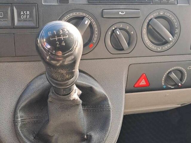 Білий Фольксваген Transporter, об'ємом двигуна 1.9 л та пробігом 345 тис. км за 5300 $, фото 9 на Automoto.ua