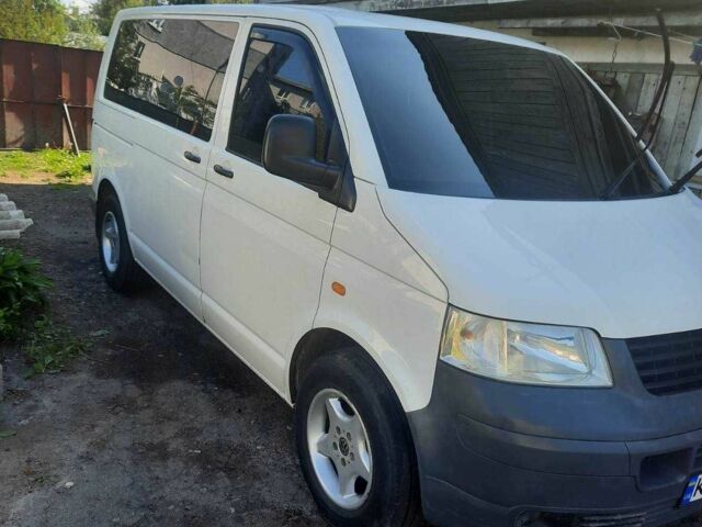 Белый Фольксваген Transporter, объемом двигателя 1.9 л и пробегом 402 тыс. км за 9200 $, фото 1 на Automoto.ua