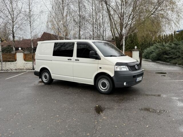 Білий Фольксваген Transporter, об'ємом двигуна 1.9 л та пробігом 400 тис. км за 8000 $, фото 4 на Automoto.ua