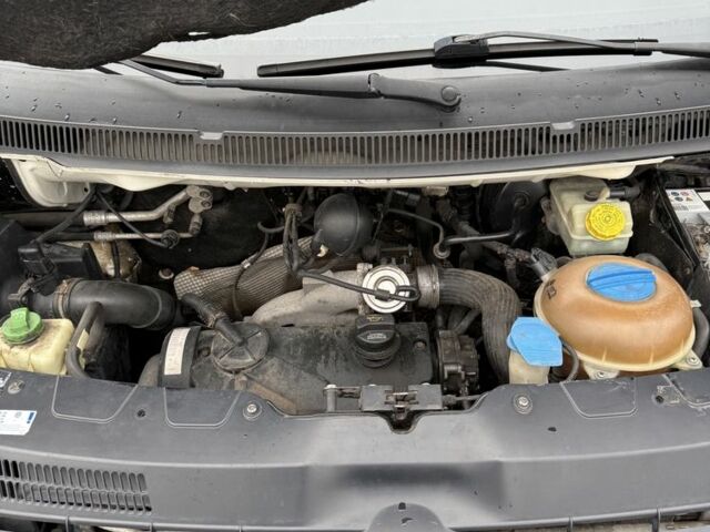 Білий Фольксваген Transporter, об'ємом двигуна 1.9 л та пробігом 400 тис. км за 8000 $, фото 16 на Automoto.ua