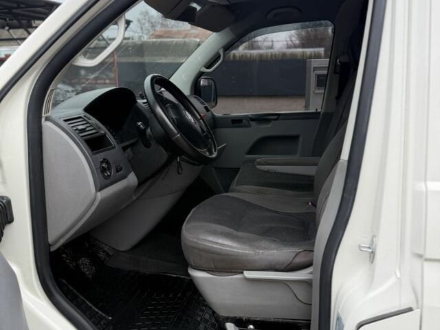 Білий Фольксваген Transporter, об'ємом двигуна 1.9 л та пробігом 400 тис. км за 8000 $, фото 13 на Automoto.ua