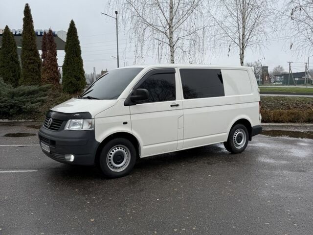 Білий Фольксваген Transporter, об'ємом двигуна 1.9 л та пробігом 400 тис. км за 8000 $, фото 1 на Automoto.ua