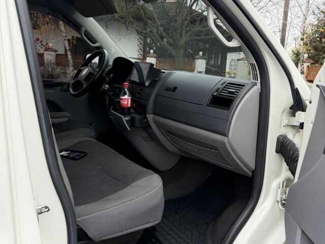 Білий Фольксваген Transporter, об'ємом двигуна 1.9 л та пробігом 400 тис. км за 8000 $, фото 11 на Automoto.ua