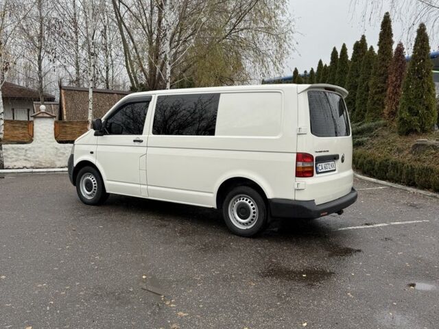 Білий Фольксваген Transporter, об'ємом двигуна 1.9 л та пробігом 400 тис. км за 8000 $, фото 2 на Automoto.ua