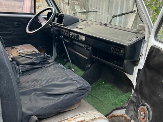 Белый Фольксваген Transporter, объемом двигателя 1.9 л и пробегом 1 тыс. км за 700 $, фото 4 на Automoto.ua