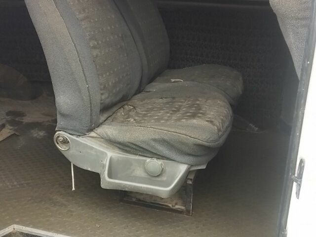 Белый Фольксваген Transporter, объемом двигателя 2.4 л и пробегом 333 тыс. км за 2693 $, фото 2 на Automoto.ua