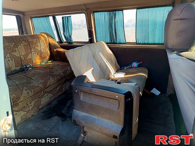 Белый Фольксваген Transporter, объемом двигателя 19 л и пробегом 300 тыс. км за 3000 $, фото 4 на Automoto.ua