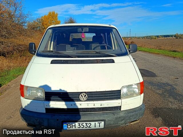 Белый Фольксваген Transporter, объемом двигателя 19 л и пробегом 300 тыс. км за 3000 $, фото 1 на Automoto.ua