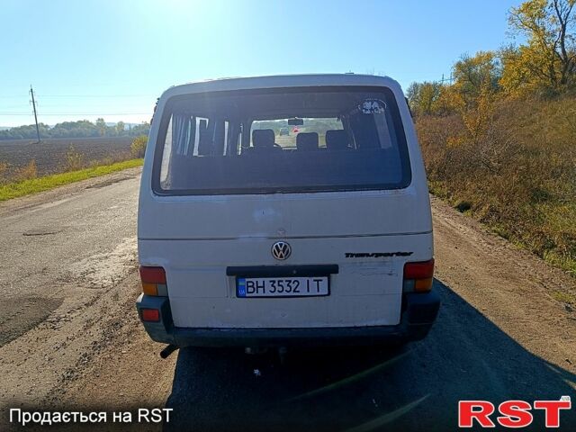Белый Фольксваген Transporter, объемом двигателя 19 л и пробегом 300 тыс. км за 3000 $, фото 3 на Automoto.ua