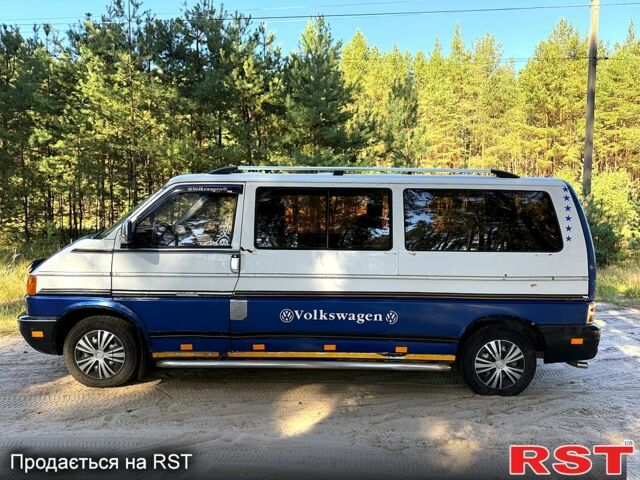 Білий Фольксваген Transporter, об'ємом двигуна 2.4 л та пробігом 375 тис. км за 2750 $, фото 1 на Automoto.ua