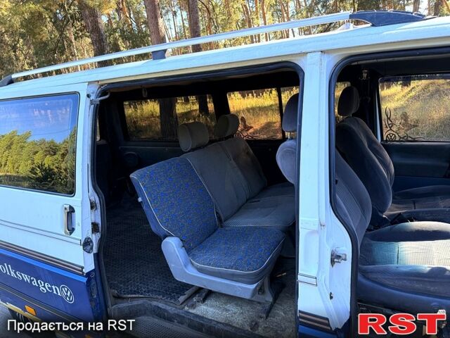 Білий Фольксваген Transporter, об'ємом двигуна 2.4 л та пробігом 375 тис. км за 2750 $, фото 7 на Automoto.ua
