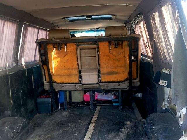 Белый Фольксваген Transporter, объемом двигателя 2.5 л и пробегом 220 тыс. км за 3150 $, фото 3 на Automoto.ua