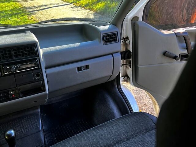 Белый Фольксваген Transporter, объемом двигателя 2.5 л и пробегом 299 тыс. км за 4200 $, фото 11 на Automoto.ua