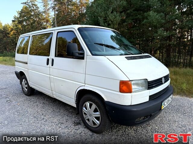 Білий Фольксваген Transporter, об'ємом двигуна 2.4 л та пробігом 325 тис. км за 3500 $, фото 1 на Automoto.ua