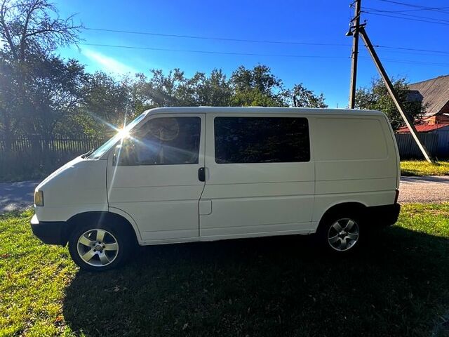 Белый Фольксваген Transporter, объемом двигателя 2.5 л и пробегом 299 тыс. км за 4200 $, фото 6 на Automoto.ua