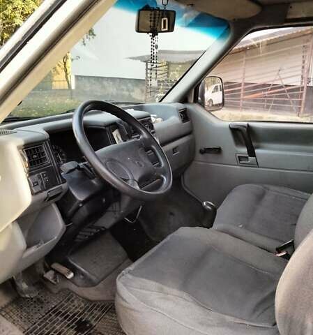 Белый Фольксваген Transporter, объемом двигателя 1.9 л и пробегом 337 тыс. км за 3500 $, фото 6 на Automoto.ua