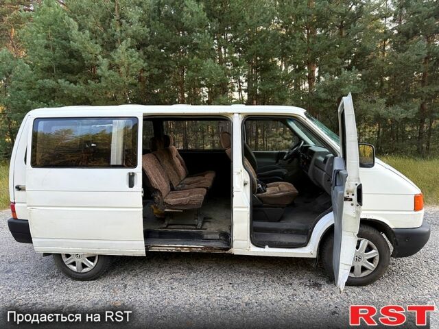 Білий Фольксваген Transporter, об'ємом двигуна 2.4 л та пробігом 325 тис. км за 3500 $, фото 5 на Automoto.ua