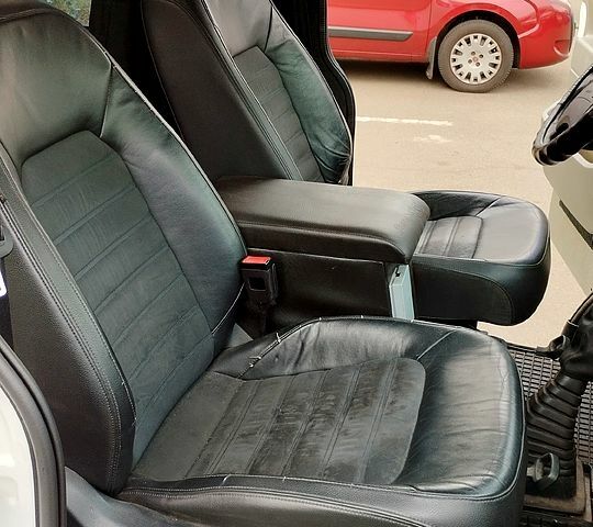 Белый Фольксваген Transporter, объемом двигателя 1.9 л и пробегом 600 тыс. км за 4200 $, фото 1 на Automoto.ua