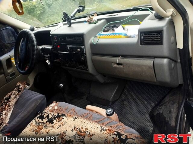 Білий Фольксваген Transporter, об'ємом двигуна 2.5 л та пробігом 120 тис. км за 2800 $, фото 2 на Automoto.ua