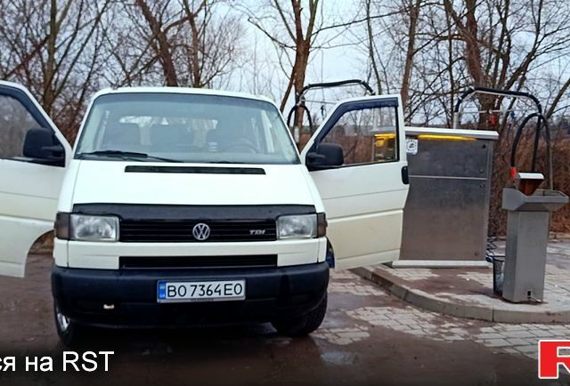 Білий Фольксваген Transporter, об'ємом двигуна 2.4 л та пробігом 465 тис. км за 4200 $, фото 2 на Automoto.ua