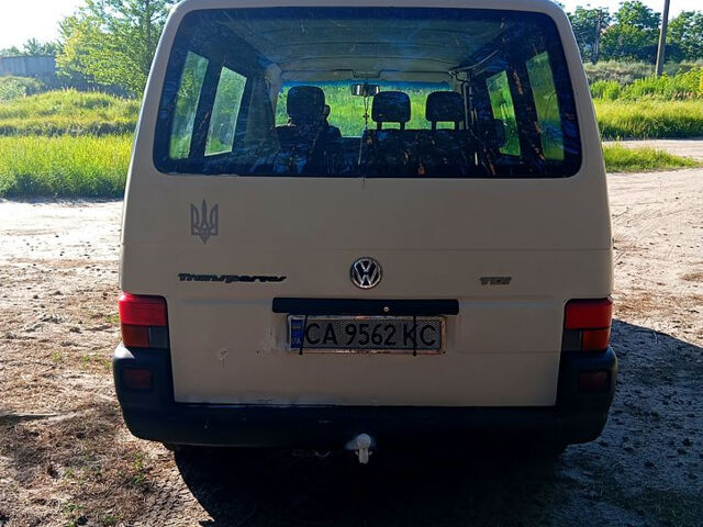 Белый Фольксваген Transporter, объемом двигателя 1.9 л и пробегом 494 тыс. км за 5000 $, фото 12 на Automoto.ua