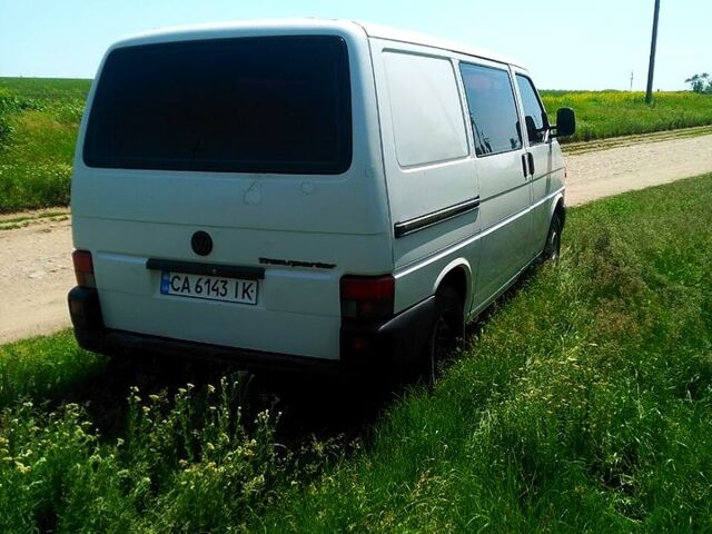 Белый Фольксваген Transporter, объемом двигателя 1.9 л и пробегом 316 тыс. км за 5000 $, фото 4 на Automoto.ua