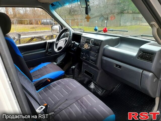 Белый Фольксваген Transporter, объемом двигателя 25 л и пробегом 430 тыс. км за 6300 $, фото 7 на Automoto.ua