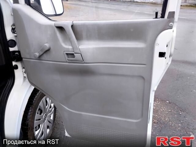 Белый Фольксваген Transporter, объемом двигателя 1.9 л и пробегом 230 тыс. км за 5200 $, фото 6 на Automoto.ua