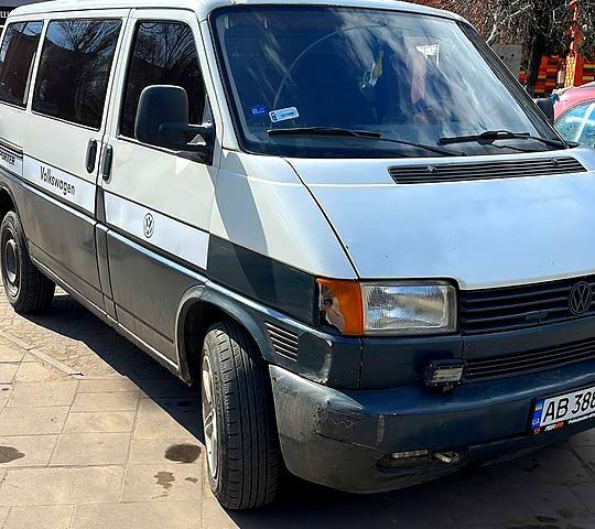 Білий Фольксваген Transporter, об'ємом двигуна 2.5 л та пробігом 160 тис. км за 5000 $, фото 1 на Automoto.ua
