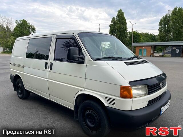 Белый Фольксваген Transporter, объемом двигателя 1.9 л и пробегом 317 тыс. км за 5200 $, фото 2 на Automoto.ua