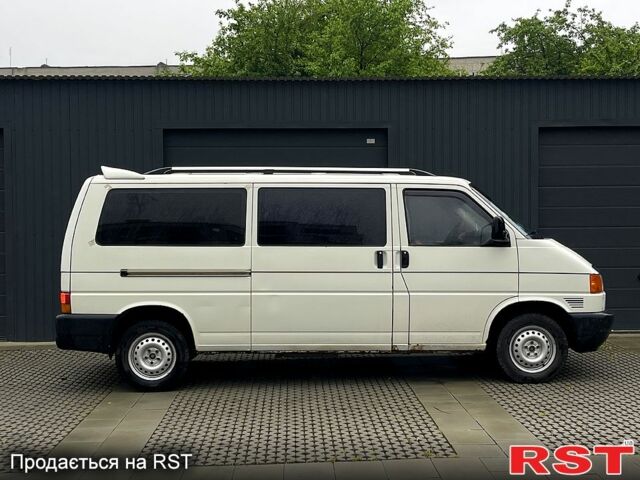Білий Фольксваген Transporter, об'ємом двигуна 2.4 л та пробігом 499 тис. км за 4799 $, фото 1 на Automoto.ua
