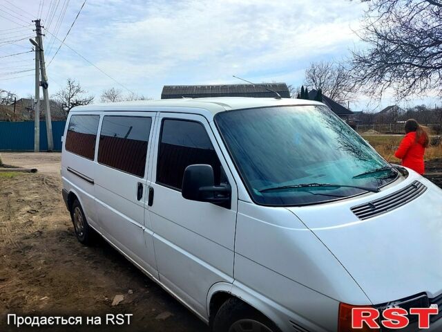 Білий Фольксваген Transporter, об'ємом двигуна 2.5 л та пробігом 400 тис. км за 7500 $, фото 4 на Automoto.ua