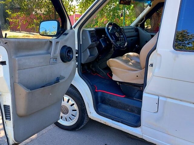 Білий Фольксваген Transporter, об'ємом двигуна 2.5 л та пробігом 60 тис. км за 7000 $, фото 2 на Automoto.ua