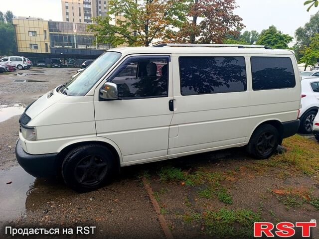 Белый Фольксваген Transporter, объемом двигателя 2.5 л и пробегом 10 тыс. км за 6500 $, фото 1 на Automoto.ua