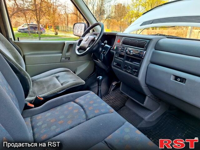 Фольксваген Transporter 2000 в Харькове на Automoto.ua Белый Фольксваген Transporter, объемом двигателя 25 л и пробегом 320 тыс. км за 6600 $, фото 10 на Automoto.ua