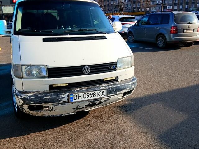 Білий Фольксваген Transporter, об'ємом двигуна 2.5 л та пробігом 753 тис. км за 5808 $, фото 2 на Automoto.ua