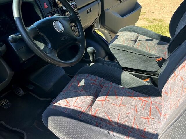 Білий Фольксваген Transporter, об'ємом двигуна 1.9 л та пробігом 277 тис. км за 6000 $, фото 9 на Automoto.ua