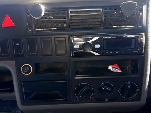 Белый Фольксваген Transporter, объемом двигателя 2.5 л и пробегом 410 тыс. км за 6700 $, фото 4 на Automoto.ua