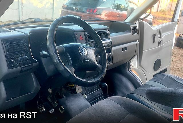 Белый Фольксваген Transporter, объемом двигателя 2.5 л и пробегом 430 тыс. км за 4800 $, фото 3 на Automoto.ua