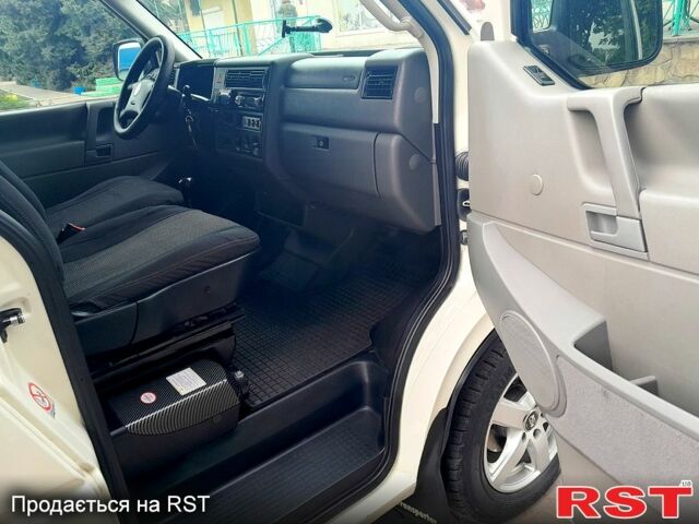 Фольксваген Transporter 2000 в Одессе на Automoto.ua Белый Фольксваген Transporter, объемом двигателя 2.5 л и пробегом 580 тыс. км за 9600 $, фото 3 на Automoto.ua