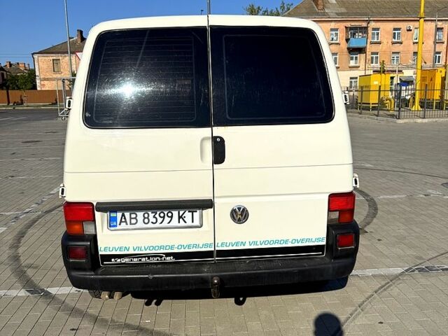 Белый Фольксваген Transporter, объемом двигателя 2.5 л и пробегом 429 тыс. км за 7500 $, фото 3 на Automoto.ua