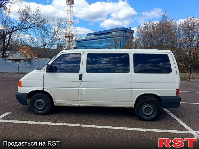 Белый Фольксваген Transporter, объемом двигателя 2 л и пробегом 450 тыс. км за 5350 $, фото 2 на Automoto.ua