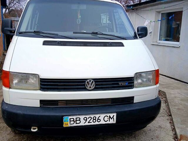 Білий Фольксваген Transporter, об'ємом двигуна 2.5 л та пробігом 270 тис. км за 5800 $, фото 2 на Automoto.ua