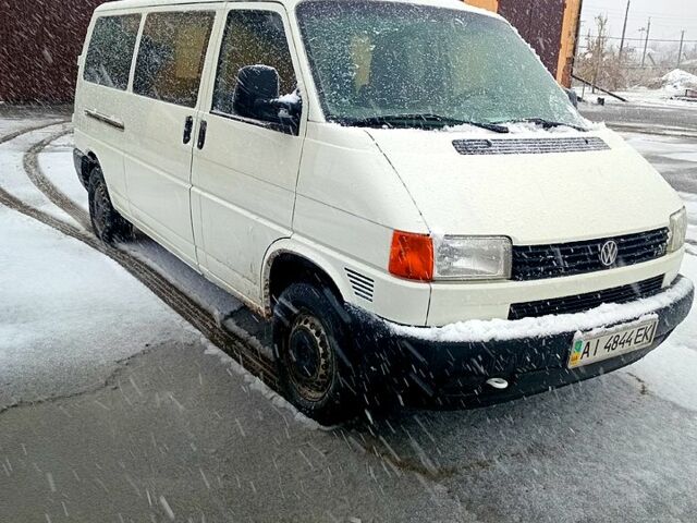 Білий Фольксваген Transporter, об'ємом двигуна 2.5 л та пробігом 350 тис. км за 5900 $, фото 1 на Automoto.ua