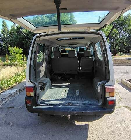 Фольксваген Transporter 2002 в Николаеве на Automoto.ua Белый Фольксваген Transporter, объемом двигателя 2.5 л и пробегом 437 тыс. км за 4100 $, фото 8 на Automoto.ua