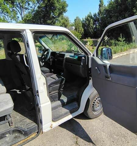 Фольксваген Transporter 2002 в Николаеве на Automoto.ua Белый Фольксваген Transporter, объемом двигателя 2.5 л и пробегом 437 тыс. км за 4100 $, фото 5 на Automoto.ua