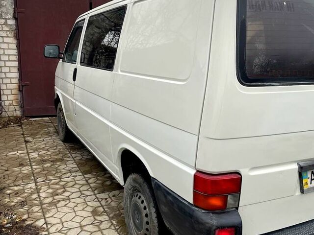 Білий Фольксваген Transporter, об'ємом двигуна 2.5 л та пробігом 280 тис. км за 6200 $, фото 1 на Automoto.ua