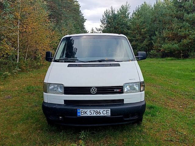 Фольксваген Transporter 2002 в Дубно на Automoto.ua Белый Фольксваген Transporter, объемом двигателя 2.5 л и пробегом 387 тыс. км за 6300 $, фото 1 на Automoto.ua